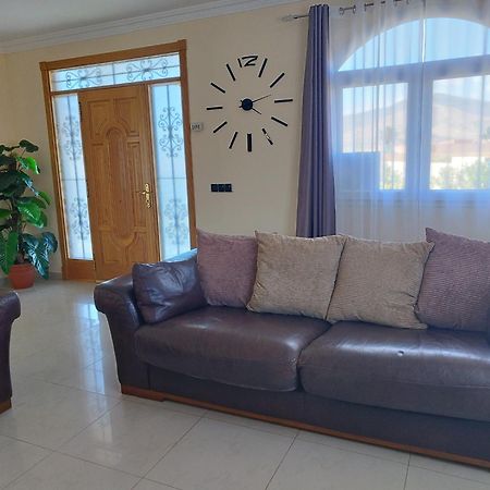 Villa Casa Del Sol 3 Bedroom Villa With Private Solar Covered 12M X 6M Pool Minimum Stay 7 Nights Chromecast And Wifi Throughout The Property Triquivijate Eksteriør billede