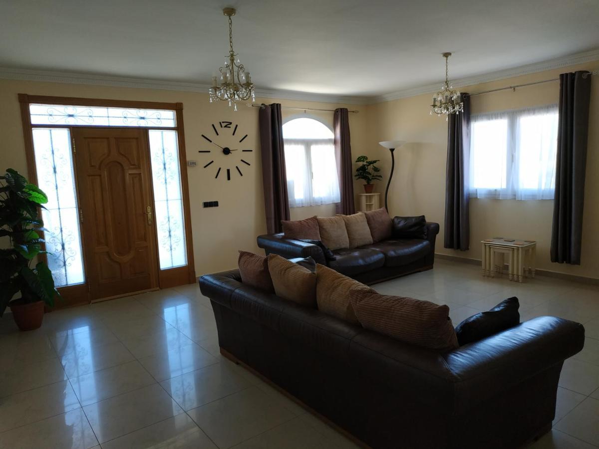Villa Casa Del Sol 3 Bedroom Villa With Private Solar Covered 12M X 6M Pool Minimum Stay 7 Nights Chromecast And Wifi Throughout The Property Triquivijate Eksteriør billede