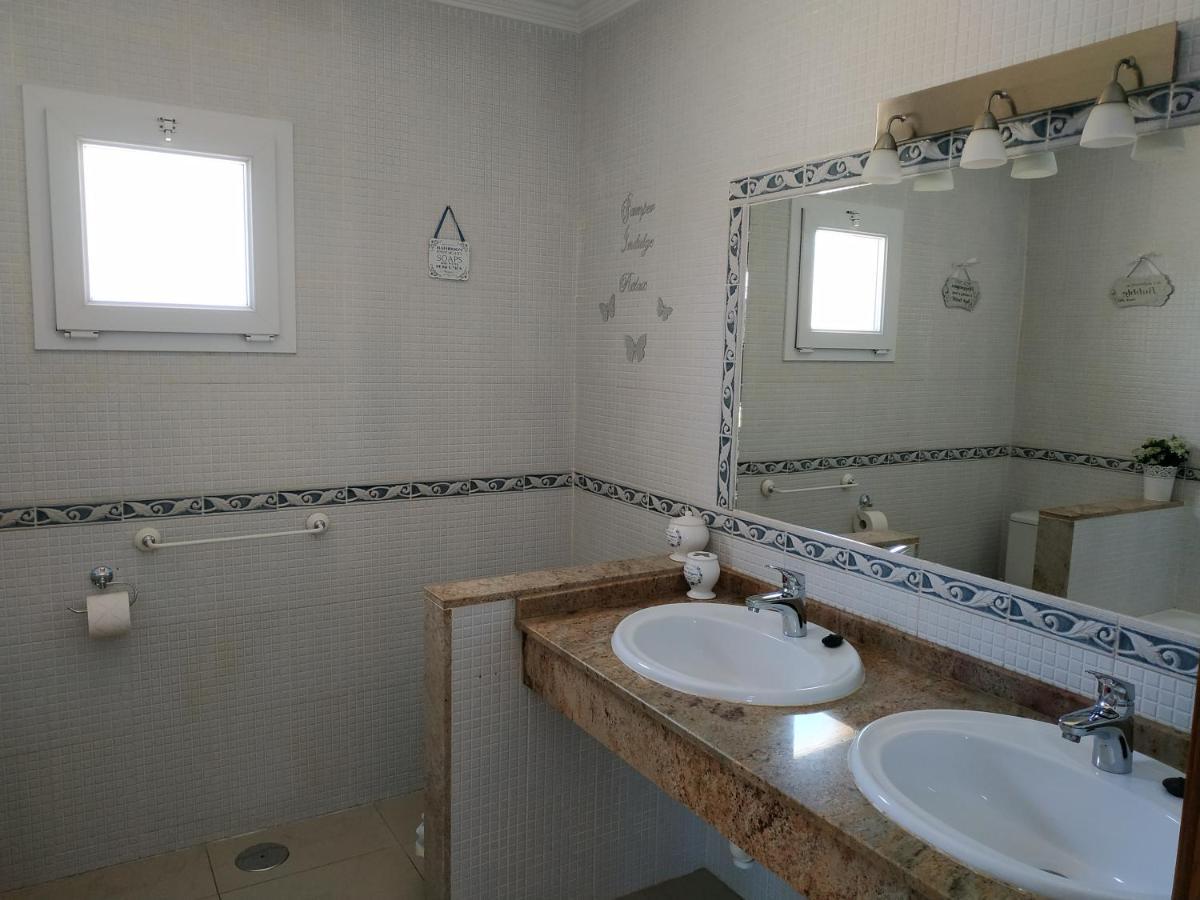 Villa Casa Del Sol 3 Bedroom Villa With Private Solar Covered 12M X 6M Pool Minimum Stay 7 Nights Chromecast And Wifi Throughout The Property Triquivijate Eksteriør billede