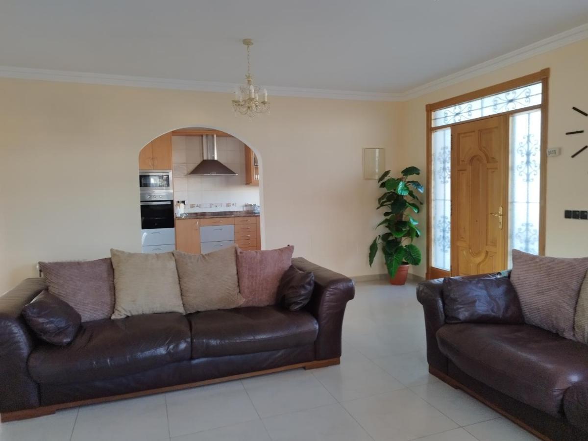 Villa Casa Del Sol 3 Bedroom Villa With Private Solar Covered 12M X 6M Pool Minimum Stay 7 Nights Chromecast And Wifi Throughout The Property Triquivijate Eksteriør billede