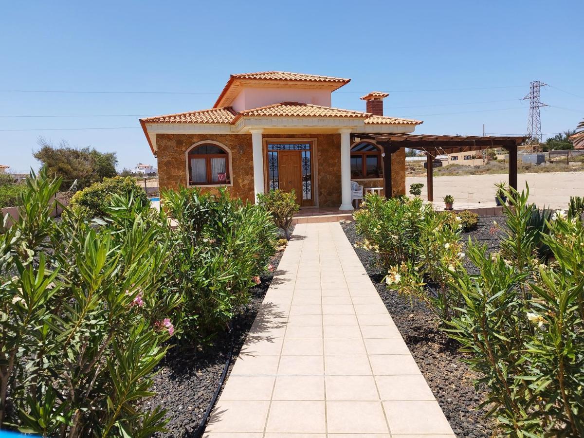 Villa Casa Del Sol 3 Bedroom Villa With Private Solar Covered 12M X 6M Pool Minimum Stay 7 Nights Chromecast And Wifi Throughout The Property Triquivijate Eksteriør billede