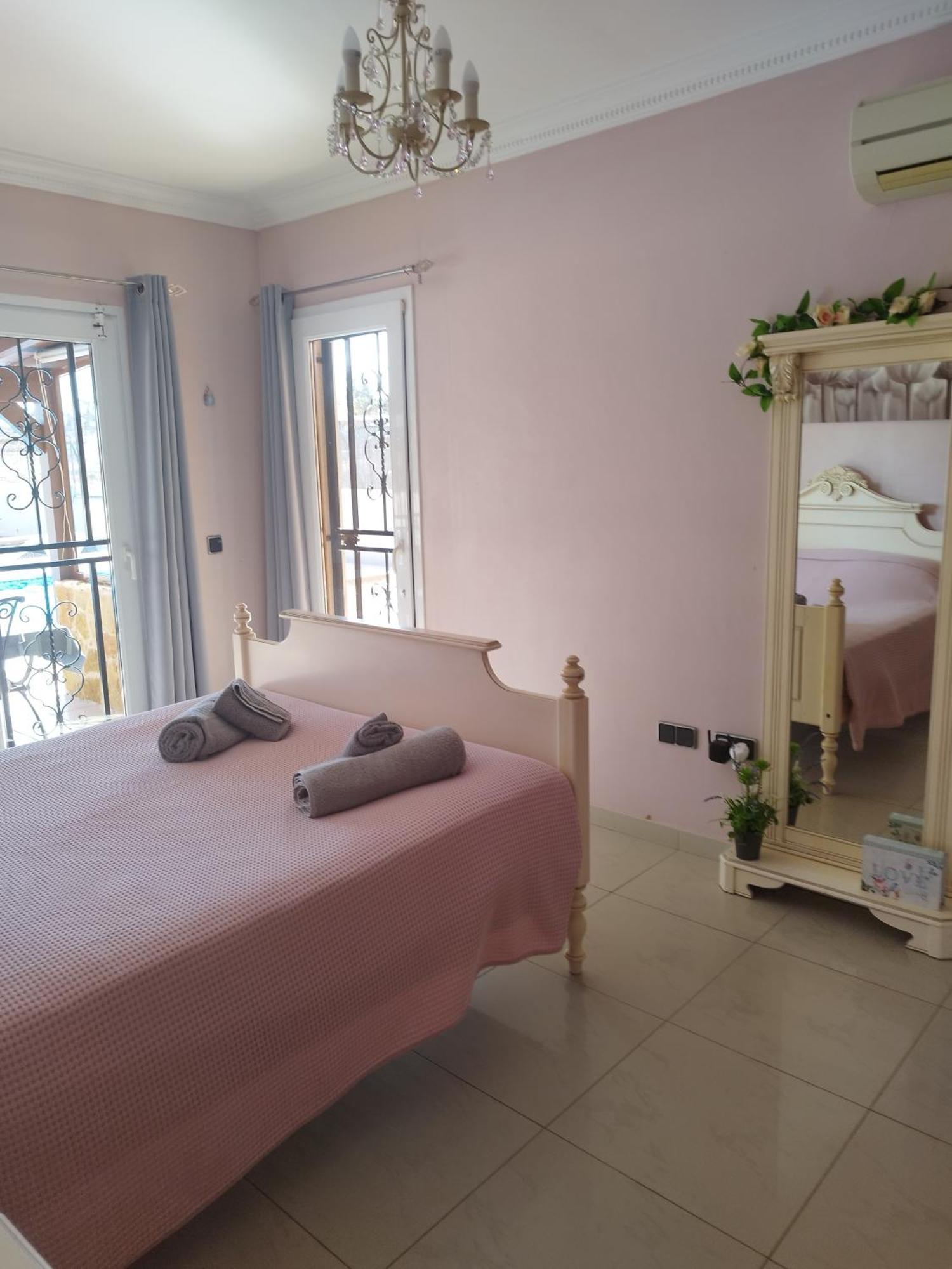 Villa Casa Del Sol 3 Bedroom Villa With Private Solar Covered 12M X 6M Pool Minimum Stay 7 Nights Chromecast And Wifi Throughout The Property Triquivijate Eksteriør billede