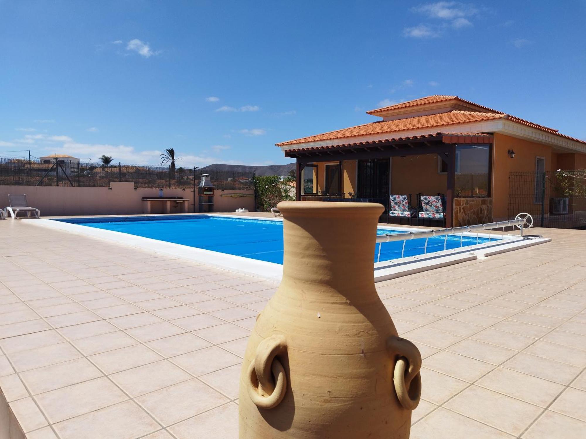 Villa Casa Del Sol 3 Bedroom Villa With Private Solar Covered 12M X 6M Pool Minimum Stay 7 Nights Chromecast And Wifi Throughout The Property Triquivijate Eksteriør billede