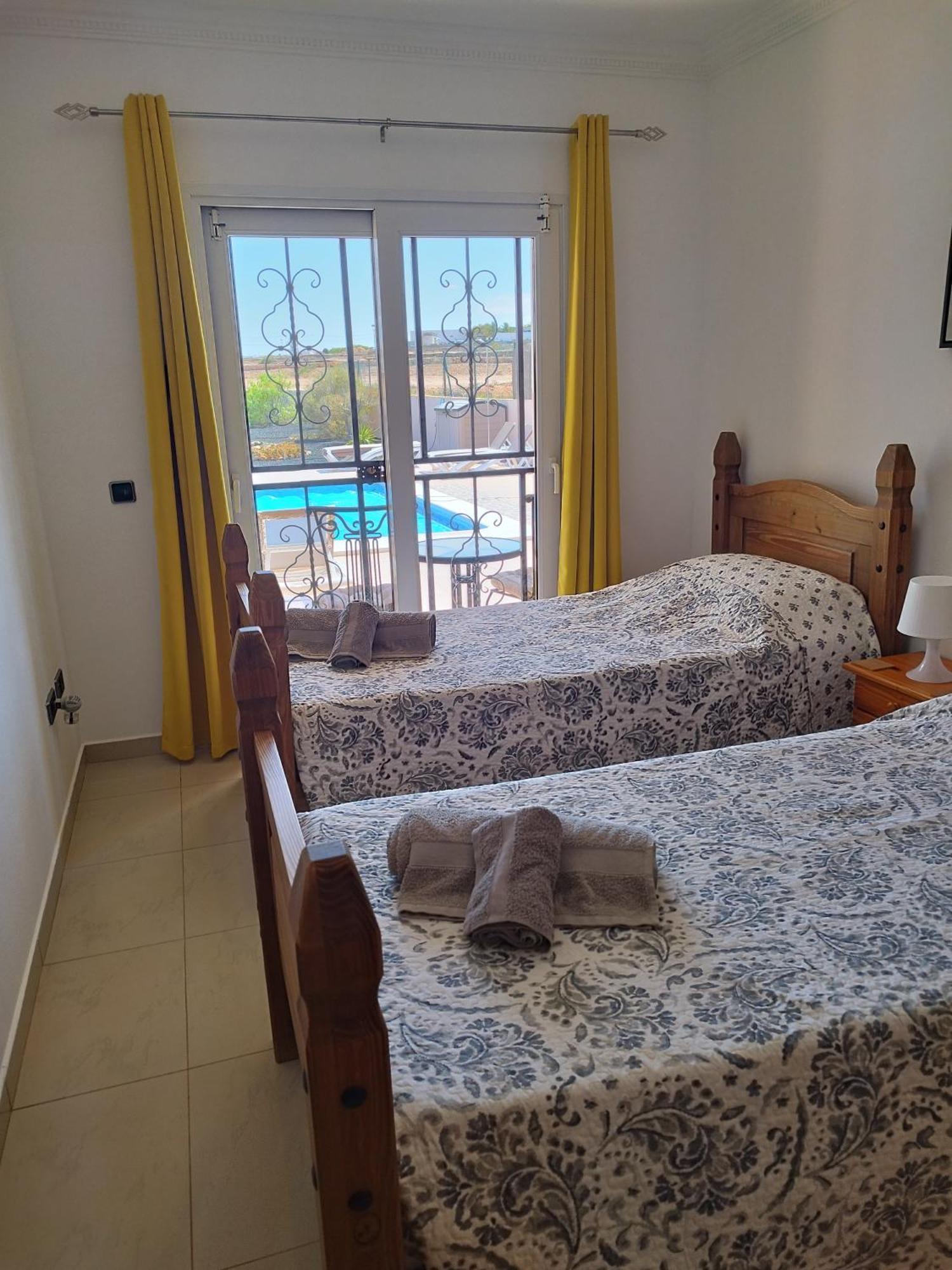 Villa Casa Del Sol 3 Bedroom Villa With Private Solar Covered 12M X 6M Pool Minimum Stay 7 Nights Chromecast And Wifi Throughout The Property Triquivijate Eksteriør billede
